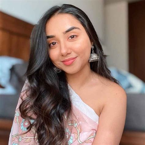 Mar 14, 2023 · Popular Youtuber Prajakta Koli Earns 40 Lakhs Monthly From YouTube; Know Her Net Worth, Career And More ... On her YouTube channel Prajakta has done collab with the who's-who of Bollywood. She also got to act in a Netflix series Mismatched. Forbes '30 Under 30' Woman Of Worth.